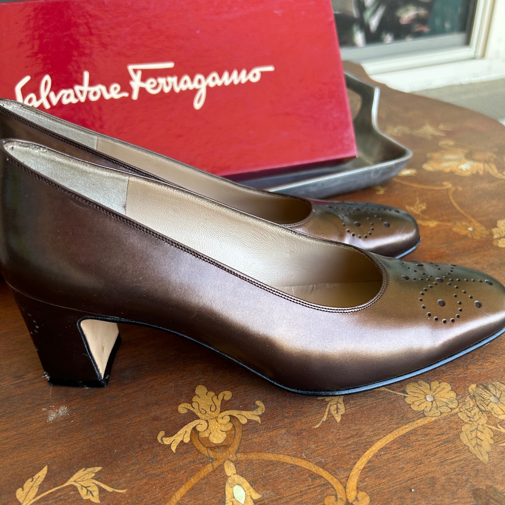 Salvatore Ferragamo Brown Pumps With Original Box And Original Price
